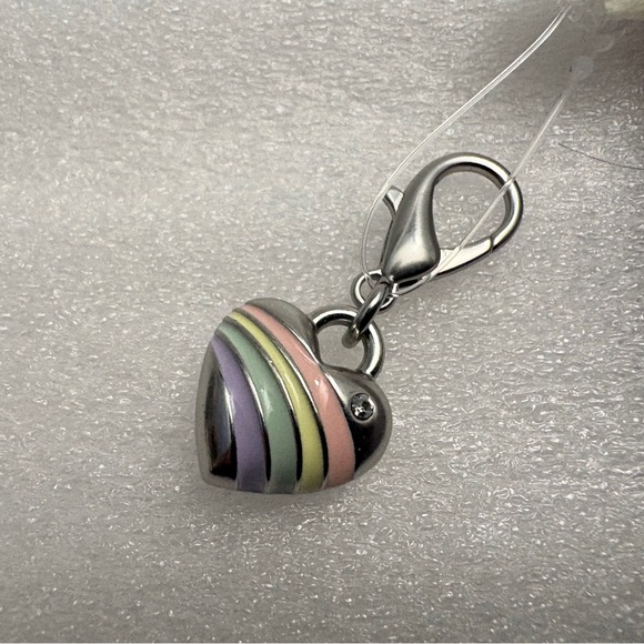 Coach Pastel Lavender Signature Debossed Leather Large Zip Wristlet Wallet NWT - Picture 4 of 9